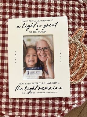 White Sentiment Photo Frame - "A Light So Great" to hold someone dear 🤍🕊️ NWT